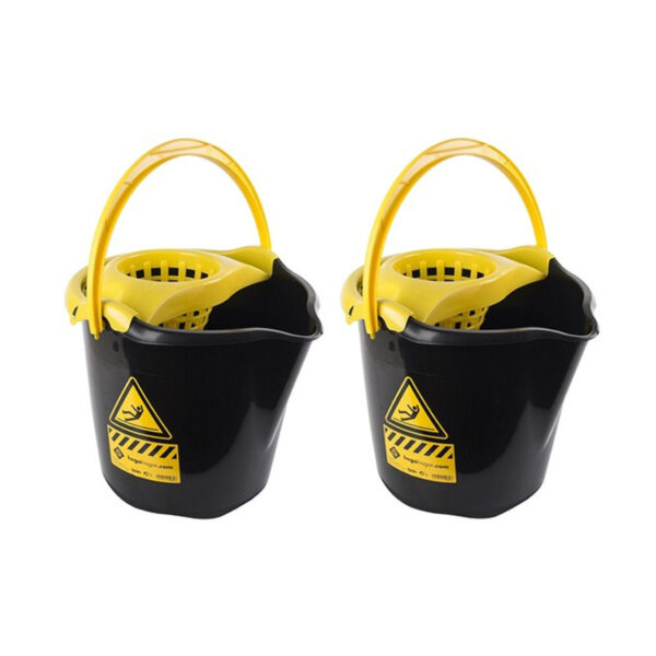 2x Huishoudemmers met dweil houder 13,5 liter zwart/geel caution 32 x 30 cm -